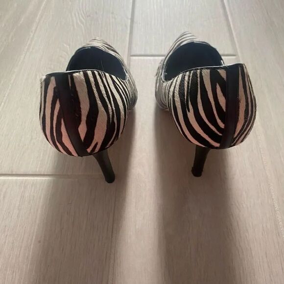 White House Black Market Zebra Size 8 Heels - Picture 6 of 12